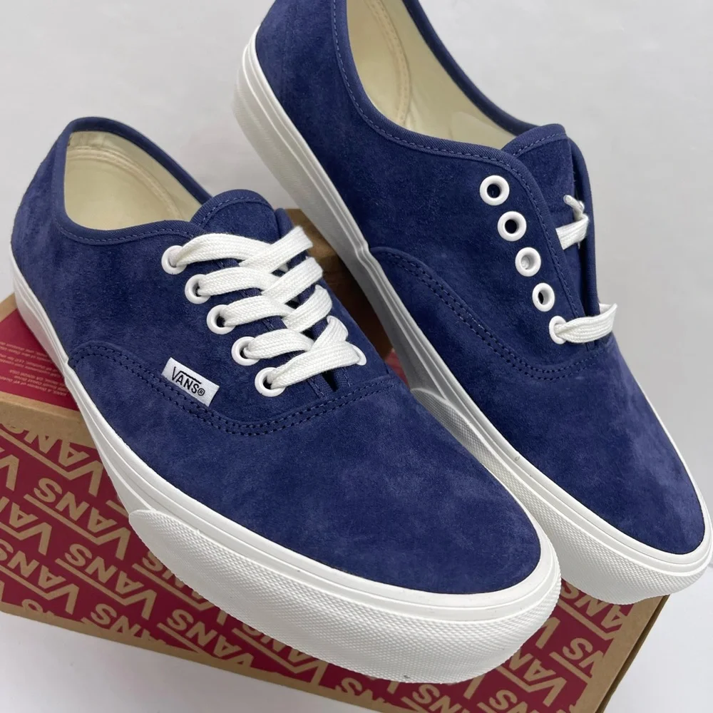 Vans WMNS Authentic
Pig Suede Deep Twilight Sneakers
VN000D7YEMT - Picture 6 of 16